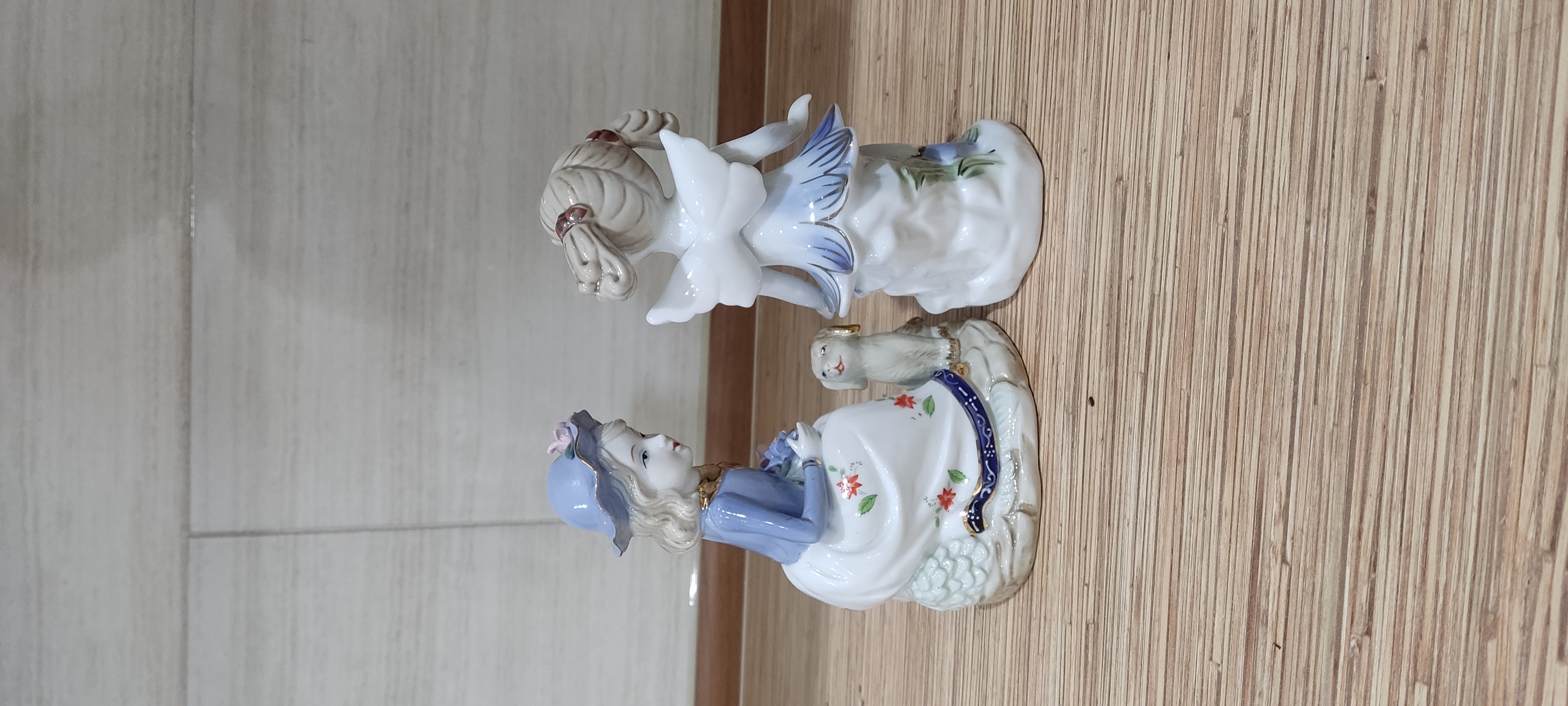 مجسمه چینی  دوعدد باهم ارتفاع ۱۵