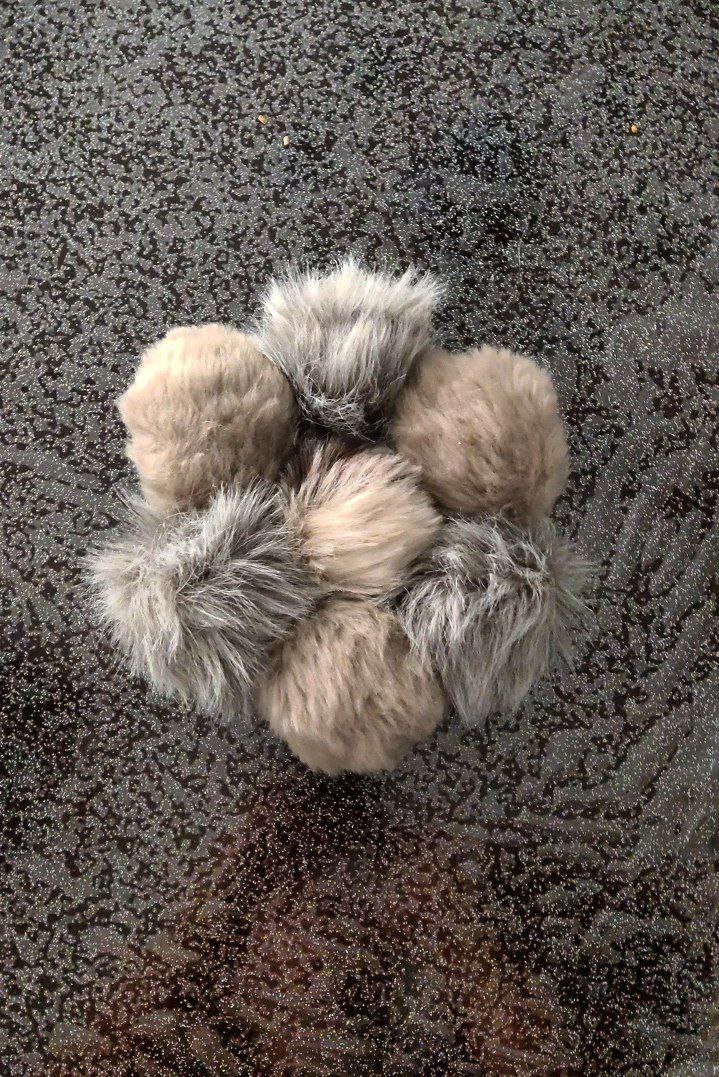 پم پم در رنگ و طرح های مختلف دونه ای ۵۰۰۰